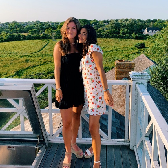 Meet your Posher, Lily - Picture 2 of 3